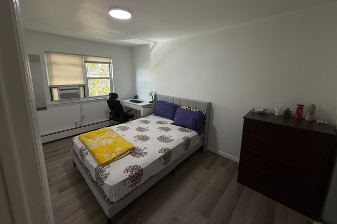 Bedroom - Winter Sublet Dec 25-Jan 19