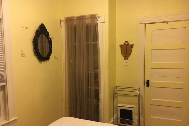 Bedroom - Fully furnished room for rent - convenient to public transportation for schools and hospitals Condo