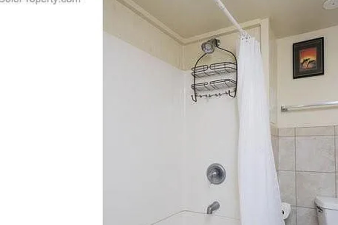 Shower - ROOMMATE NEEDED - Gorgeous House on the Hill, Private Bedroom, 2 Separate Kitchens and Living Rooms