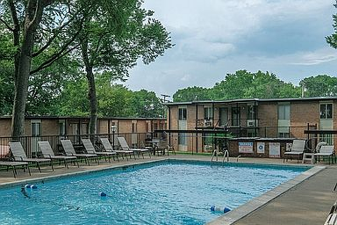 pool - 2601 Hillsboro Pike 2 bedroom 1 bath $1300. 1.2 miles from Vanderbuilt