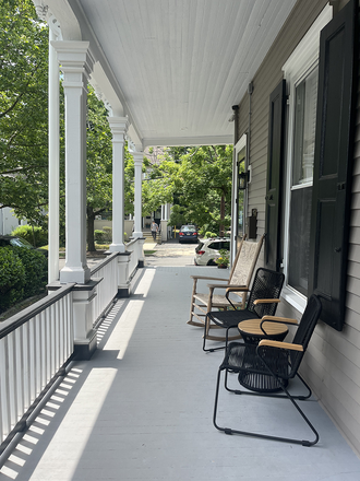 South-facing first-floor porch and sitting area on quiet street. - Rooms available in shared home for female-Murray Pl-Princeton