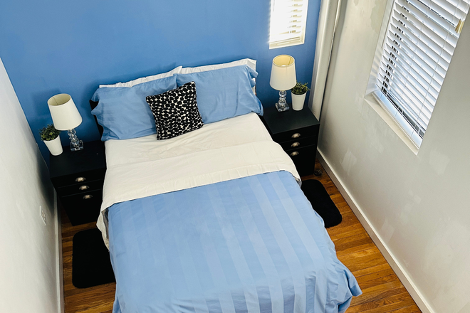 Bedroom - East Village quiet back bedroom