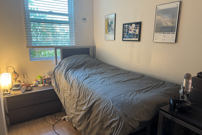 Bedroom, comes with bed, mattress, night stand and storage under bed - Plaza Verde Summer Sublease June-Sept