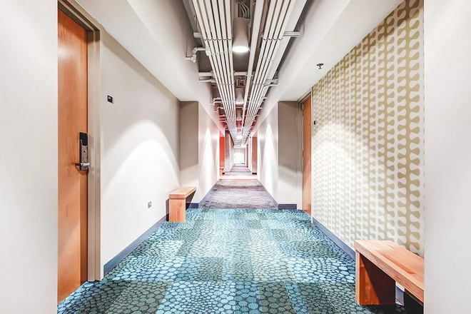 Hallway - Ion Lincoln Park Apartments