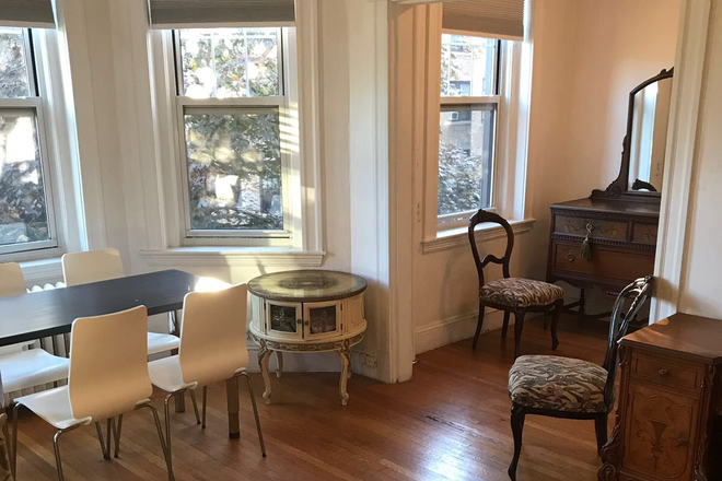 Open plan living-room - Riverway Building, close to Hospitals and Harvard Medical Campus Apartments