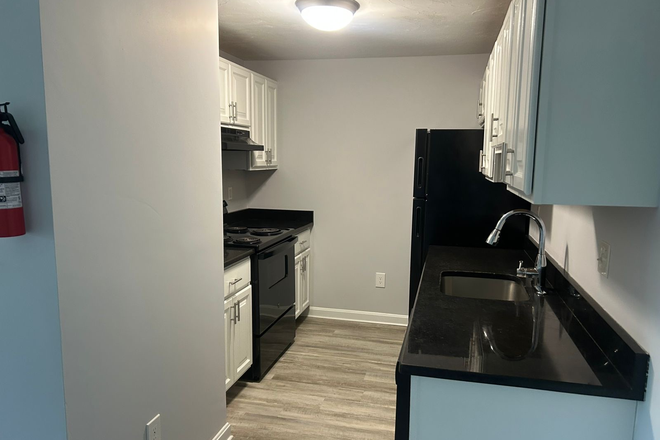 Kitchen - Meadow View Apartments
