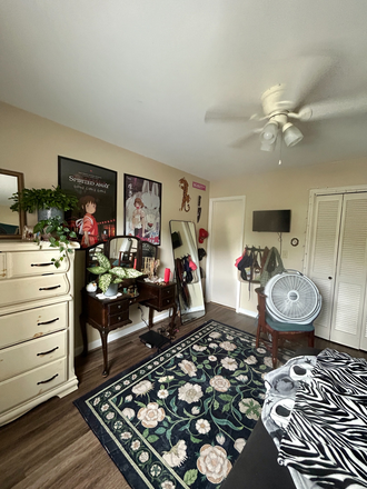 Spacious bedroom - Sofield Properties Apartments