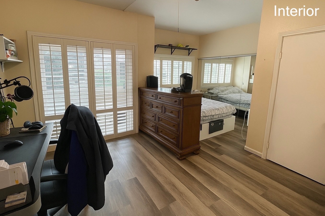 Bedroom - Spacious Bedroom 5 mins away from UCSD