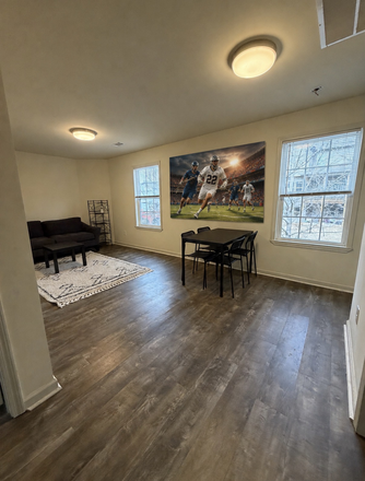 Relax, study, play area upstairs - Awesome location no car required House