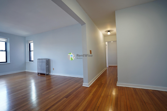1 - AUG 2026-Huge top floor Two bed, City Views, Parking Included! NO FEE