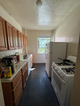 kitchen - Nice and affordable 1 bedroom apartment for JHU students/staff