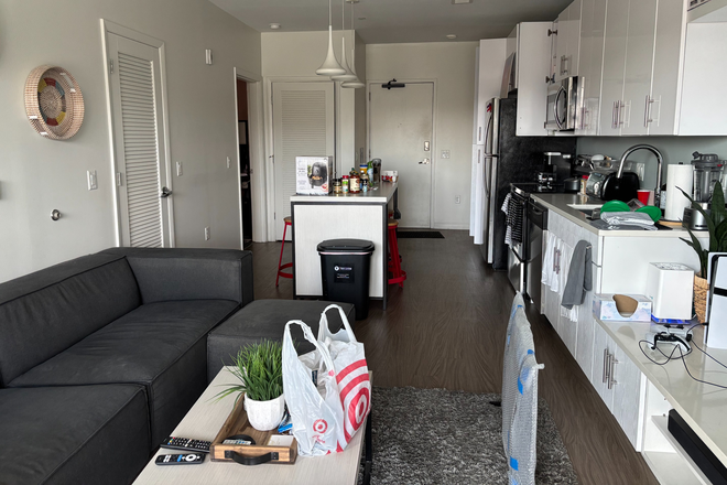 Shared living room/kitchen - HUB Tuscaloosa