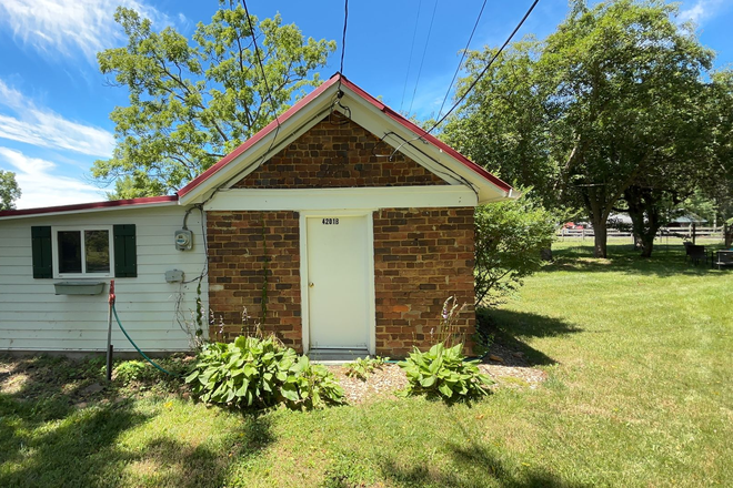 - 1 Bedroom 1 Bath Duplex
