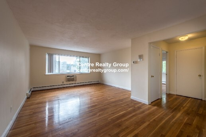 . - *HOT LISTING* Apartments