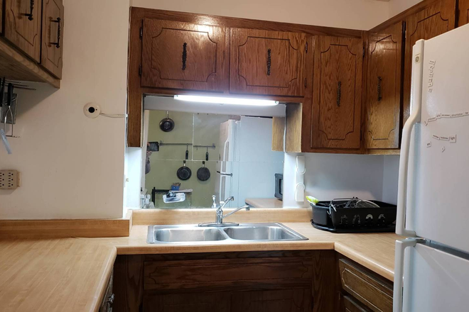 Kitchen 2 refrigerators to share. - Roommate wanted! Racine/Taylor best location. Townhome