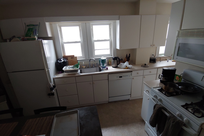 Kitchen View 2 - 3 Bedroom Apartment Somerville: Porter/Davis/Ball Square