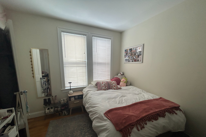 Bedroom - Apartment close to campus
