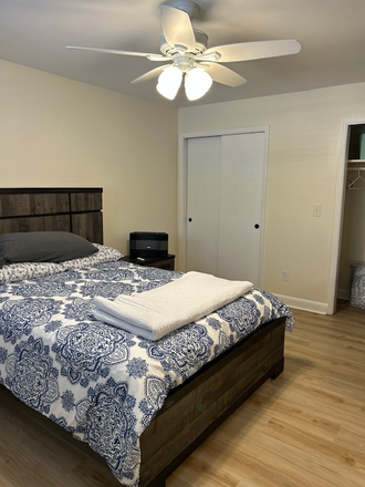 Bedroom - Spacious 1bdrm/1bth Furnished Apartment