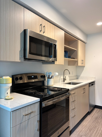 Full kitchen - Union on Broadway apartments