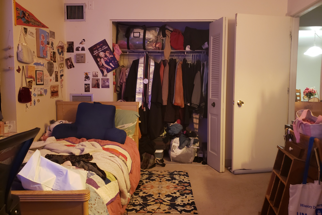 Bedroom closet - Looking for woman roommate Apartments