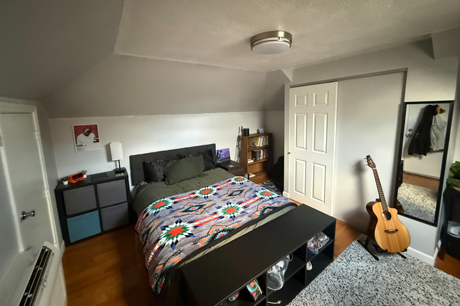 bed - Furnished 1 bed/1 bath apartment (Near Harvard Allston Campus)