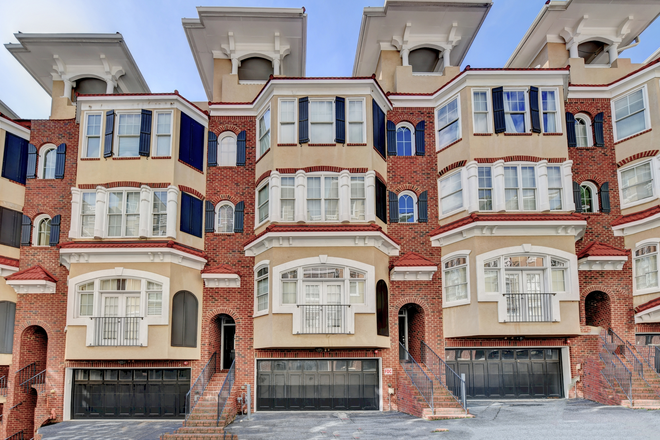 front picture - Clifton height Condo