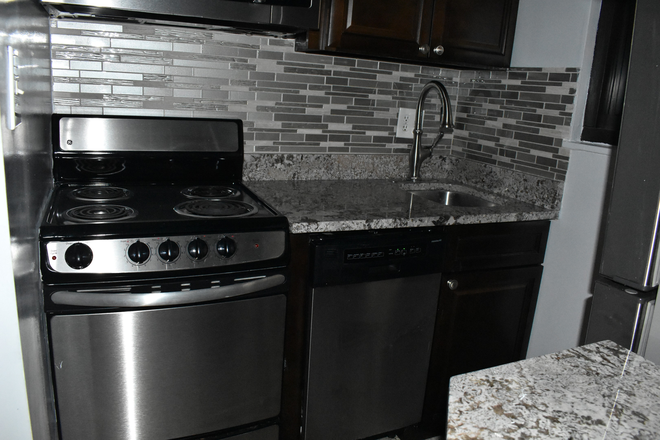 Kitchen - Foggy Bottom Studio Apartment- GREAT LOCATION