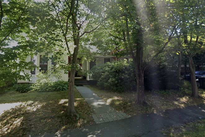 Front unit - Downtown Amherst House