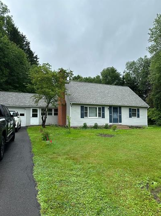 outside street view - 9 Applewood Ln