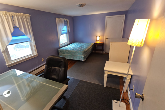 Blue Room for Rent - Room Rental $580 all included. Available March 6, 2026