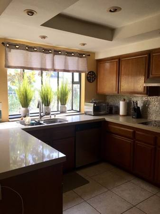 kitchen - Vista La Jolla Townhome near UTC Trolley. Bedroom with shared Bath