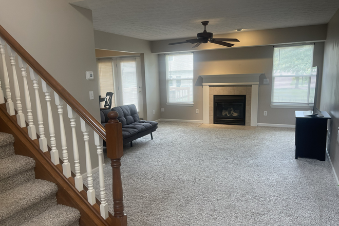 Living Room - West Lafayette Home Near Purdue – Ideal for Faculty, Professionals & Visiting Researchers