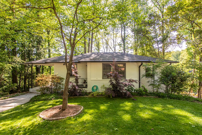 Facade/ Front Yard - North Decatur/Medlock Park 4 Bedroom 2 Bathroom Home (Fully Furnished, Utilities Included)