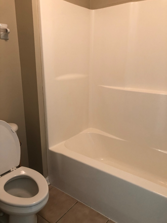 Bathroom - Island 1.2 House