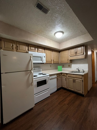 Kitchenette - Evergreen Campus Rentals Apartments