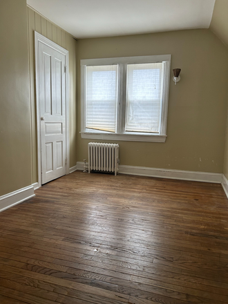 Bedroom - Unfurnished room in shared apt for female-Vandeventer Ave-Princeton