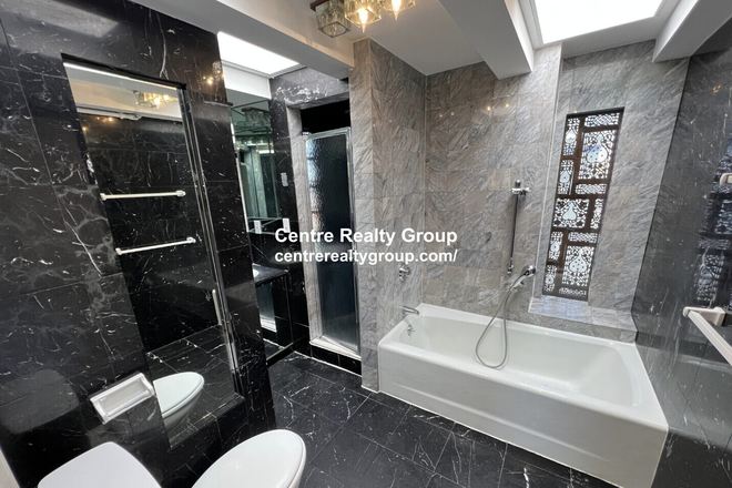 ' - NO BROKER FEE 2.5 BED 3 BATH Apartments