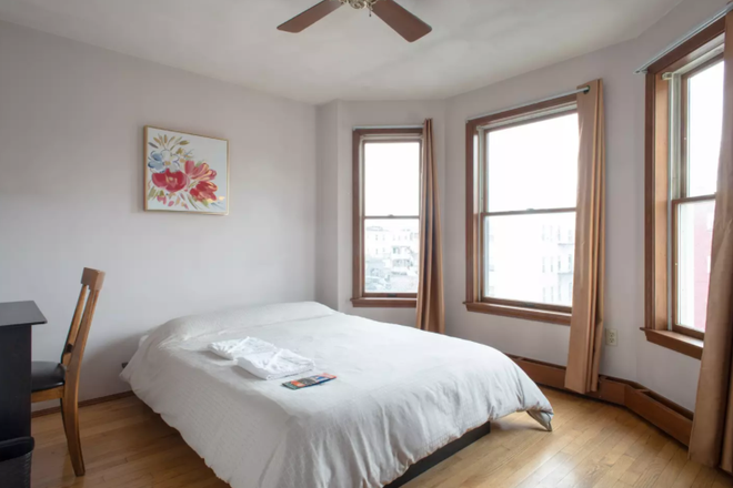 Room 2 - EAST BOSTON STUDENTS RESIDENCE Apartments