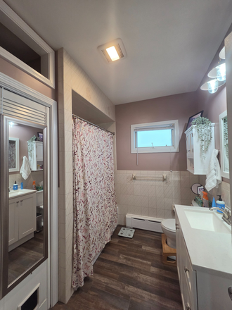 Shared Bathroom - Room for Rent House