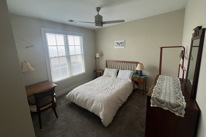 Bedroom - Private Furnished Room in Park Circle