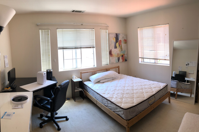 - Large bedroom 2nd floor for 1 semester only