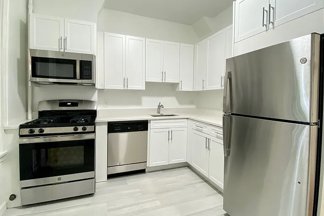 Kitchen - Apartment close to campus, Looking for 1 tenant to fill 3bed/2bath lease