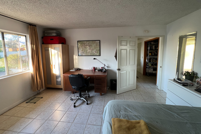 Bedroom $850 - TWO PRIVATE FURNISHED BEDROOMS WITH SHARED BATH AVAILABLE WALKING DISTANCE TO UCR House