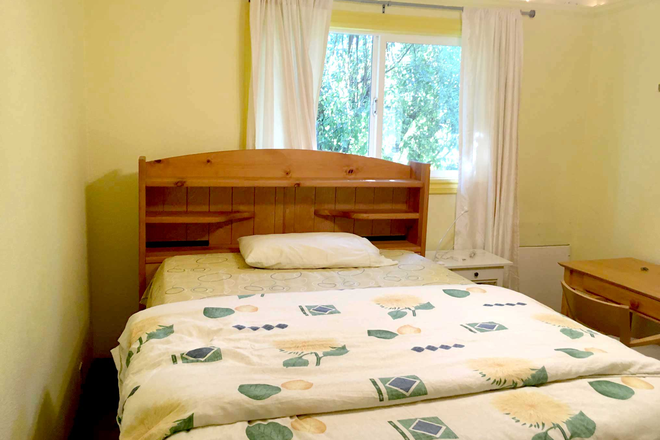 Room I - June 1 Lovely 3-Br Upper Flat near Amenities and BART