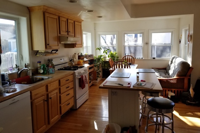 huge beautiful kitchen, more photos coming, the kitchen island and stools stay, otherwise apartment is unfurnished - Beautiful, Sunny 2BR 1st floor West Medford