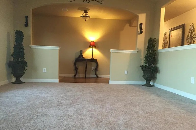 Living Room - Luxurious Country Home in North Stillwater on 1 acre - only 6 miles from campus!!
