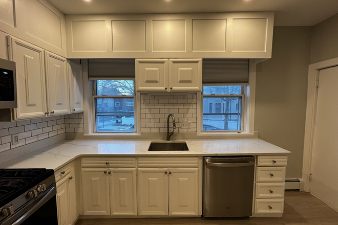 Kitchen - Gorgeous 4 Bed / 2 Bath - Available 6/1/26!! Apartments