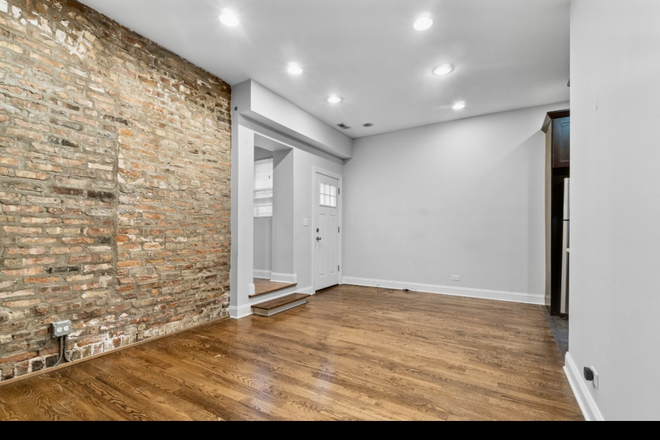 Common space - 3BR near UIC + Medical District | ~$800/person | Available NOW Apartments