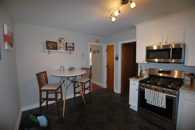 Kitchen - Classic Brick Ranch w Hardwoods/ 10 Minutes Campus/ Fenced Backyard House