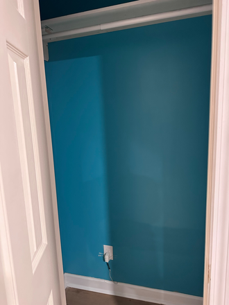- Furnished Studio Close To Campus